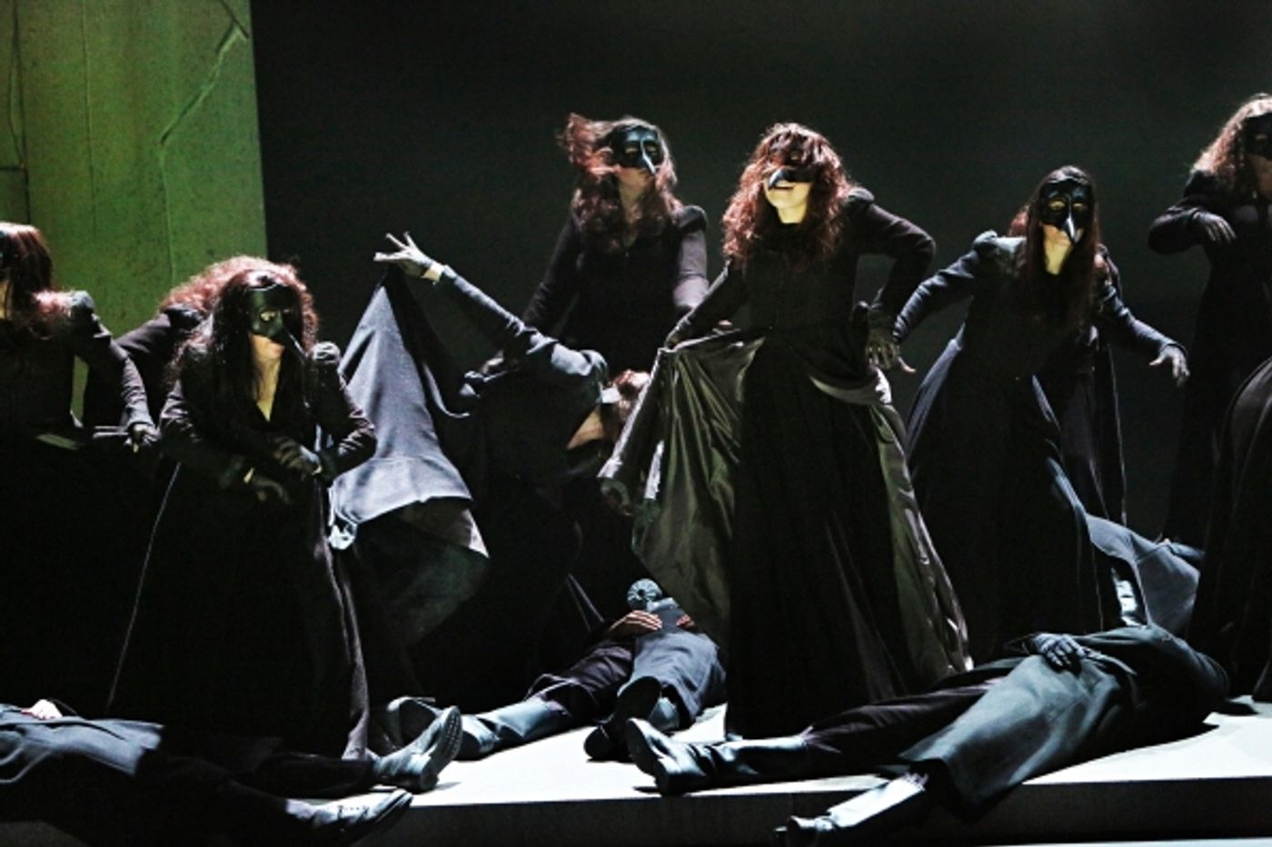 Photo Flash: First Look at the Minnesota Opera's Production of MACBETH with Greer Grimsley and Brenda Harris  Image