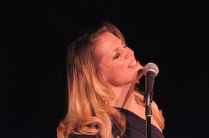 Elizabeth Stanley @ BroadwayWorld Elizabeth Stanley Photo