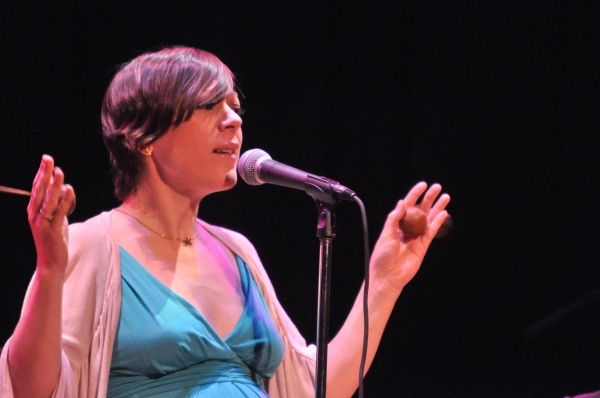 Gretchen Parlato Photo