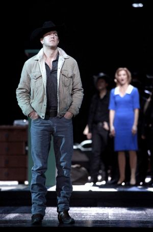 Daniel Okulitch Photo