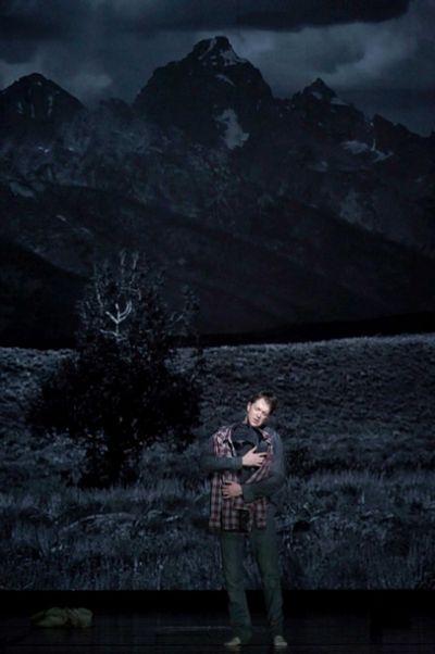 Daniel Okulitch Photo