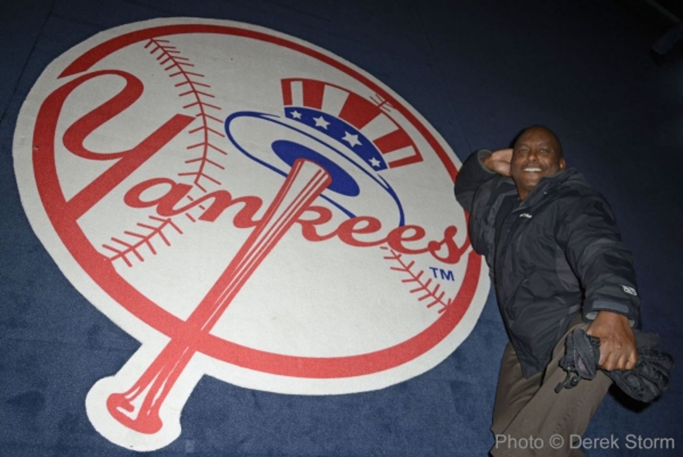 Photo Flash: Former New York Yankee Billy Sample Visits Broadway's BRONX BOMBERS Photo Flash: Former New York Yankee Billy Sample Visits Broadway's BRONX BOMBERS Image