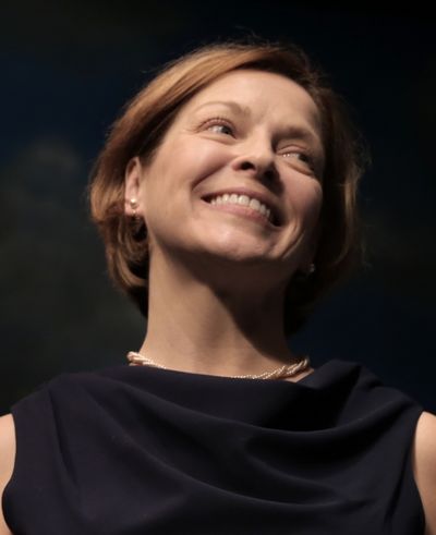 Laura Houck as Becky Photo