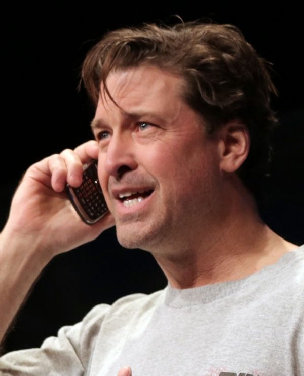 Paul Drinan as Joe Photo