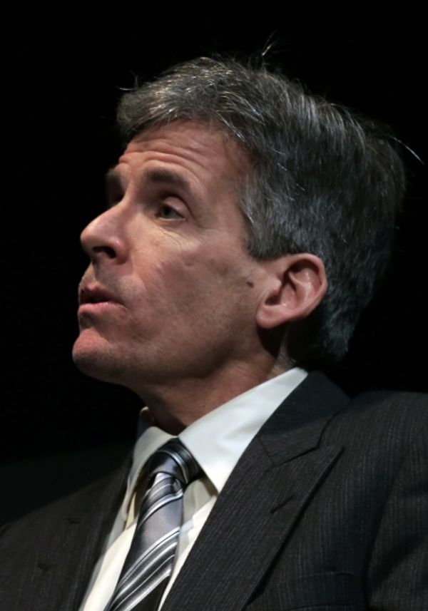 Paul Haley as Walter Photo