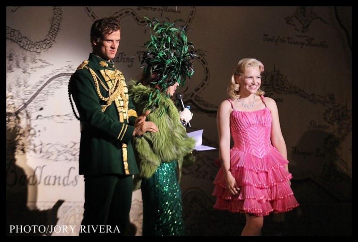 Photo Coverage: WICKED-Manila Holds Live Auction for Typhoon Victims  Image