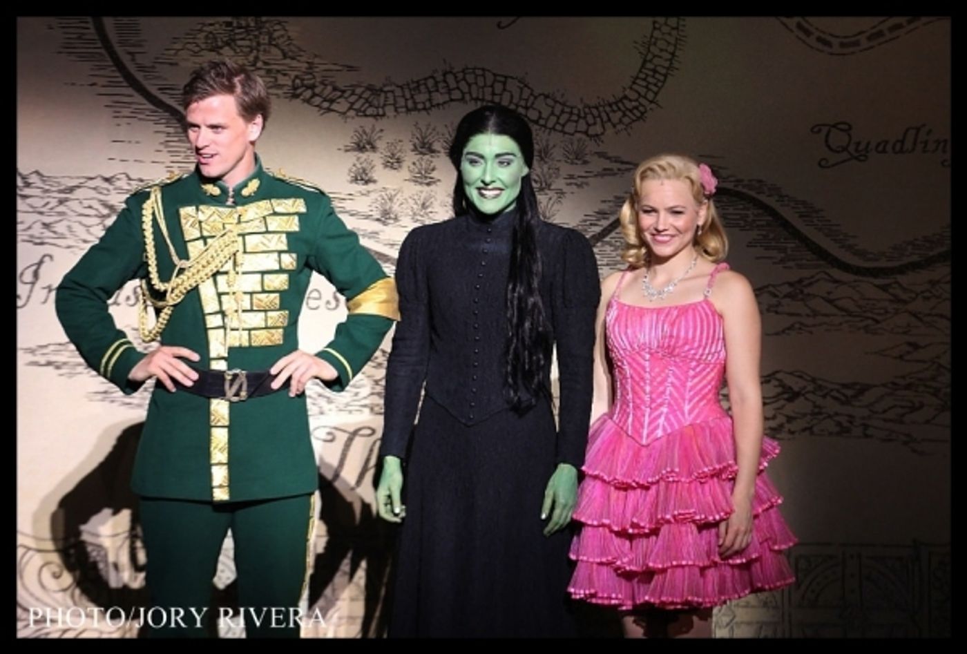 Photo Coverage: WICKED-Manila Holds Live Auction for Typhoon Victims  Image