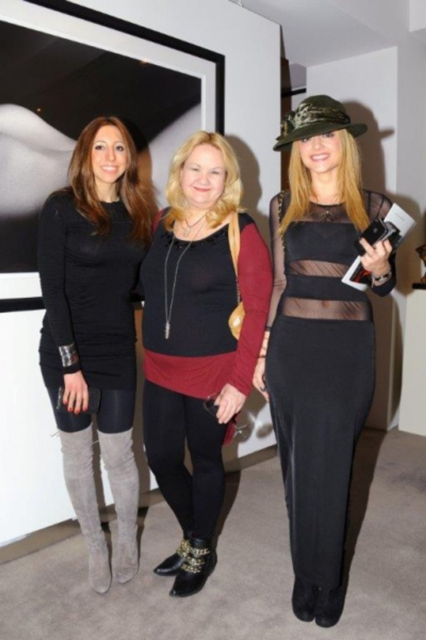 Photo Flash: NY's Top Collectors and More Turn Out for Robert Farber Retrospective at Cavalier Gallery Image