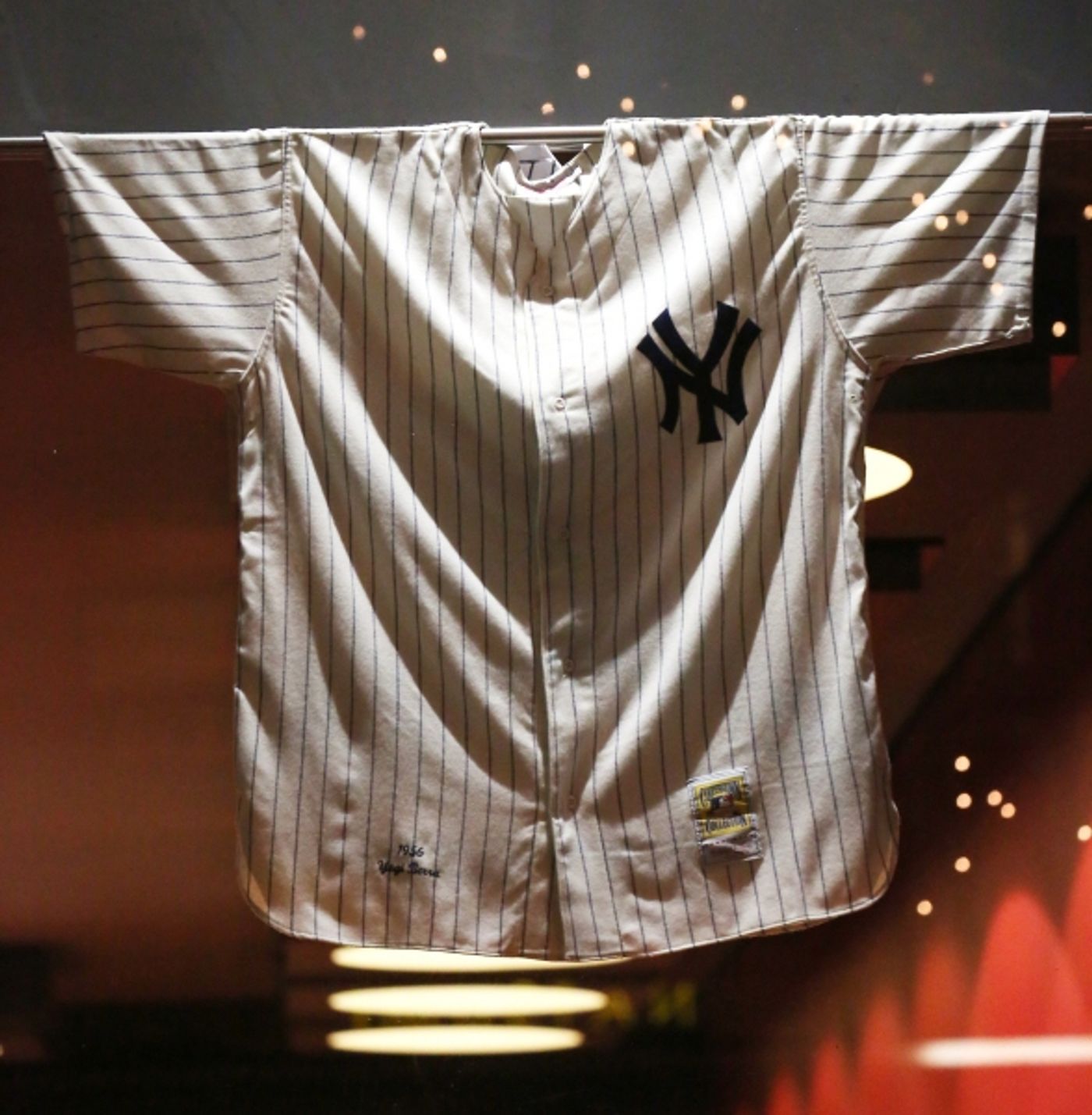 Photo Coverage: Yankees Arrive on Broadway- BRONX BOMBERS Takes Opening Night Bows!  Image