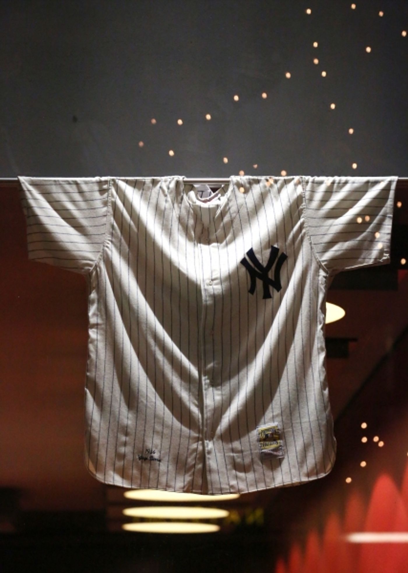 Photo Coverage: Yankees Arrive on Broadway- BRONX BOMBERS Takes Opening Night Bows!  Image