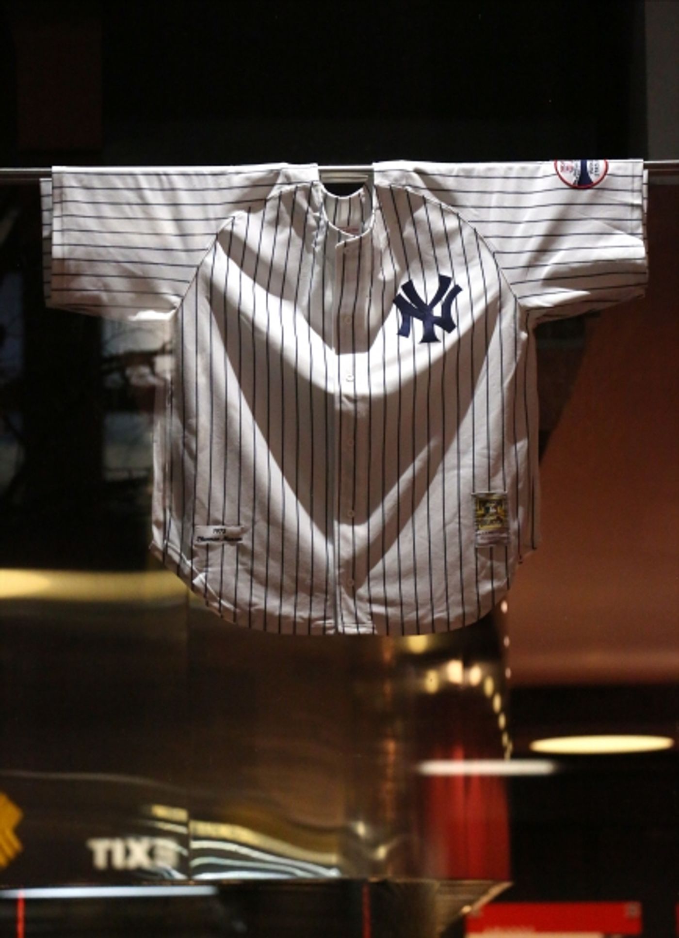 Photo Coverage: Yankees Arrive on Broadway- BRONX BOMBERS Takes Opening Night Bows!  Image