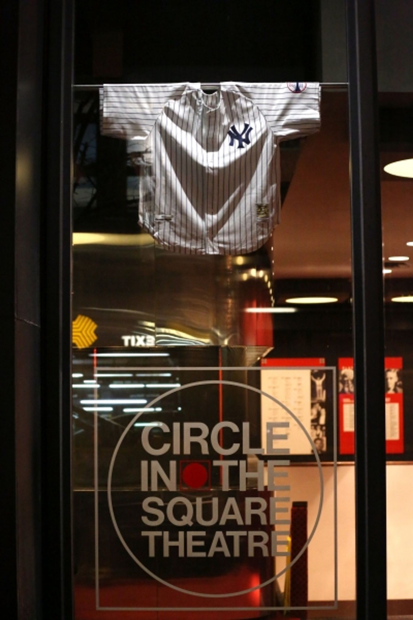 Photo Coverage: Yankees Arrive on Broadway- BRONX BOMBERS Takes Opening Night Bows!  Image