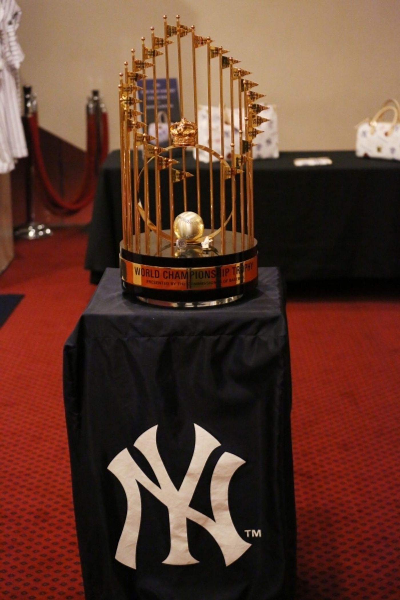 Photo Coverage: Yankees Arrive on Broadway- BRONX BOMBERS Takes Opening Night Bows!  Image