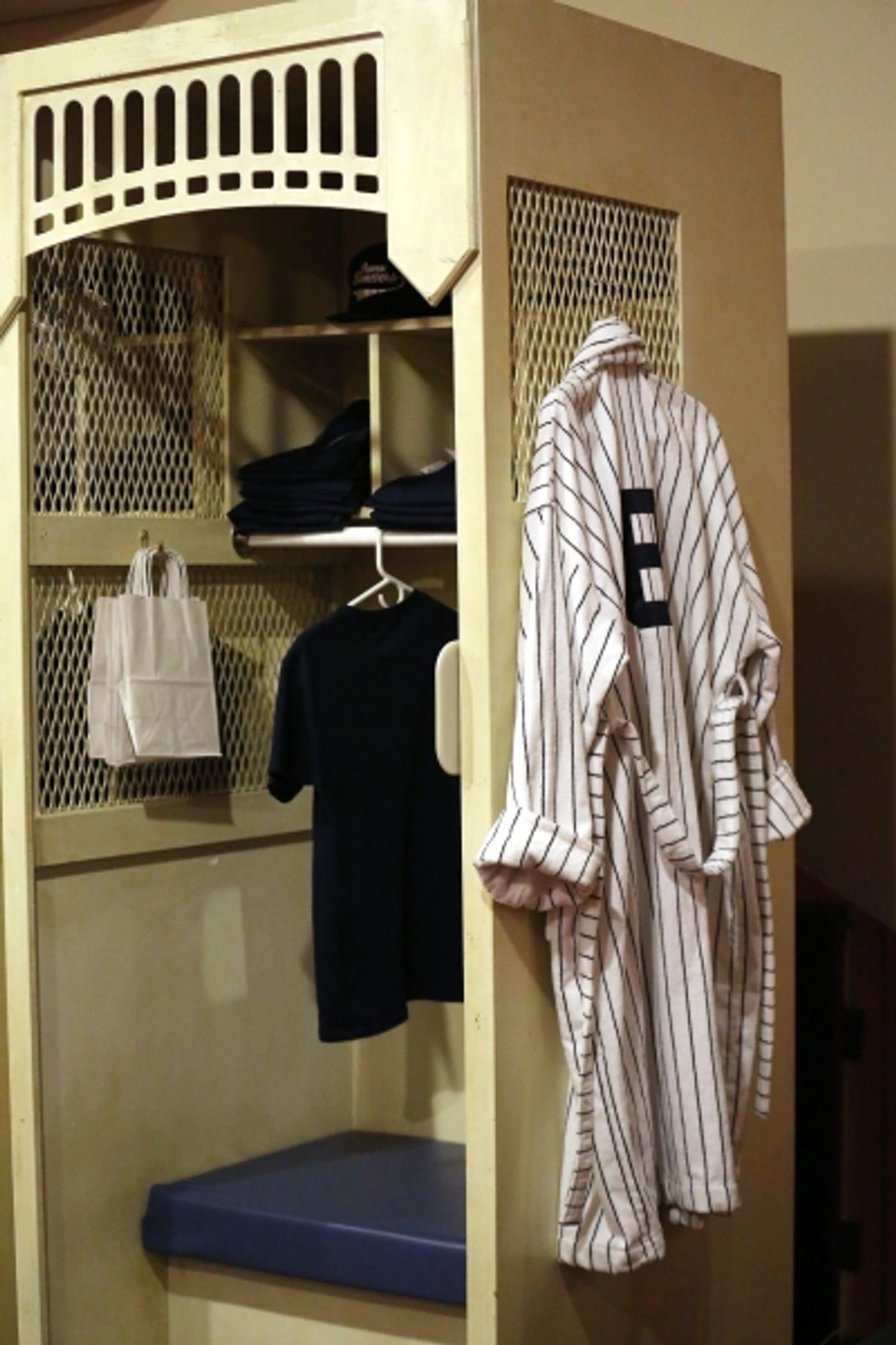 Photo Coverage: Yankees Arrive on Broadway- BRONX BOMBERS Takes Opening Night Bows!  Image