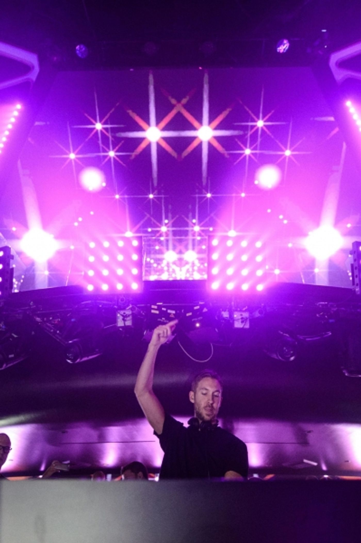 Photo Flash: Seattle Seahawks Celebrate at Hakkasan Nightclub and Jason Statham Parties with Calvin Harris - Friday, Feb. 7  Image