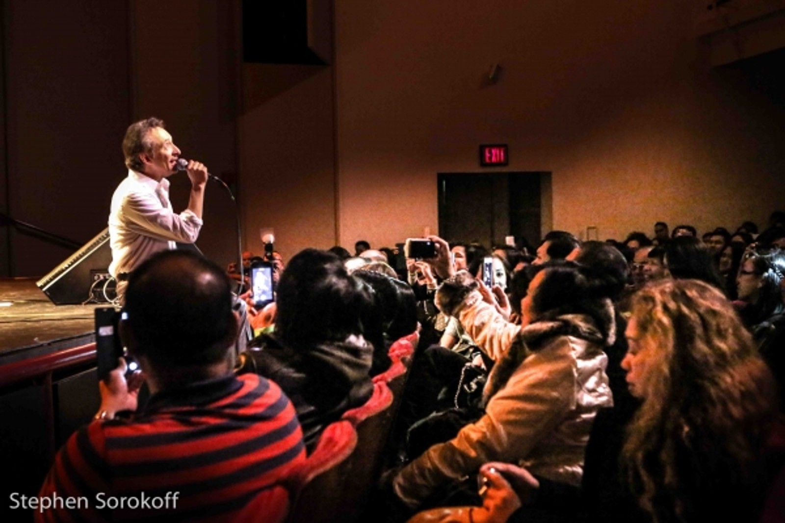 Photo Coverage: David Pomeranz Plays The Sylvia & Danny Kaye Playhouse — photo 13 of 15