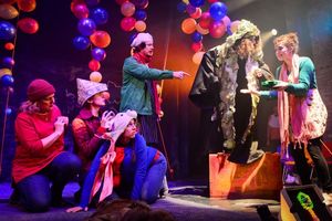 Kate Harris, Aubrey McGrath, Hannah Dawe, Joel Ewing, Hillary Marren and Allison Hendrix @ BroadwayWorld Kate Harris, Aubrey McGrath, Hannah Dawe, Joel Ewing, Hillary Marren and Allison Hen Photo