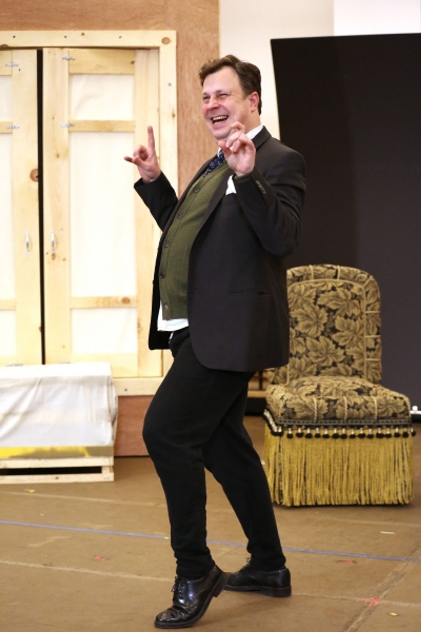 Photo Coverage: In Rehearsal with Zach Braff, Marin Mazzie & the Cast of BULLETS OVER BROADWAY!  Image