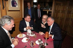 Leslie Moonves, Bruce Charet, Danny Aiello, Ammbasador Josepth Zappala Photo