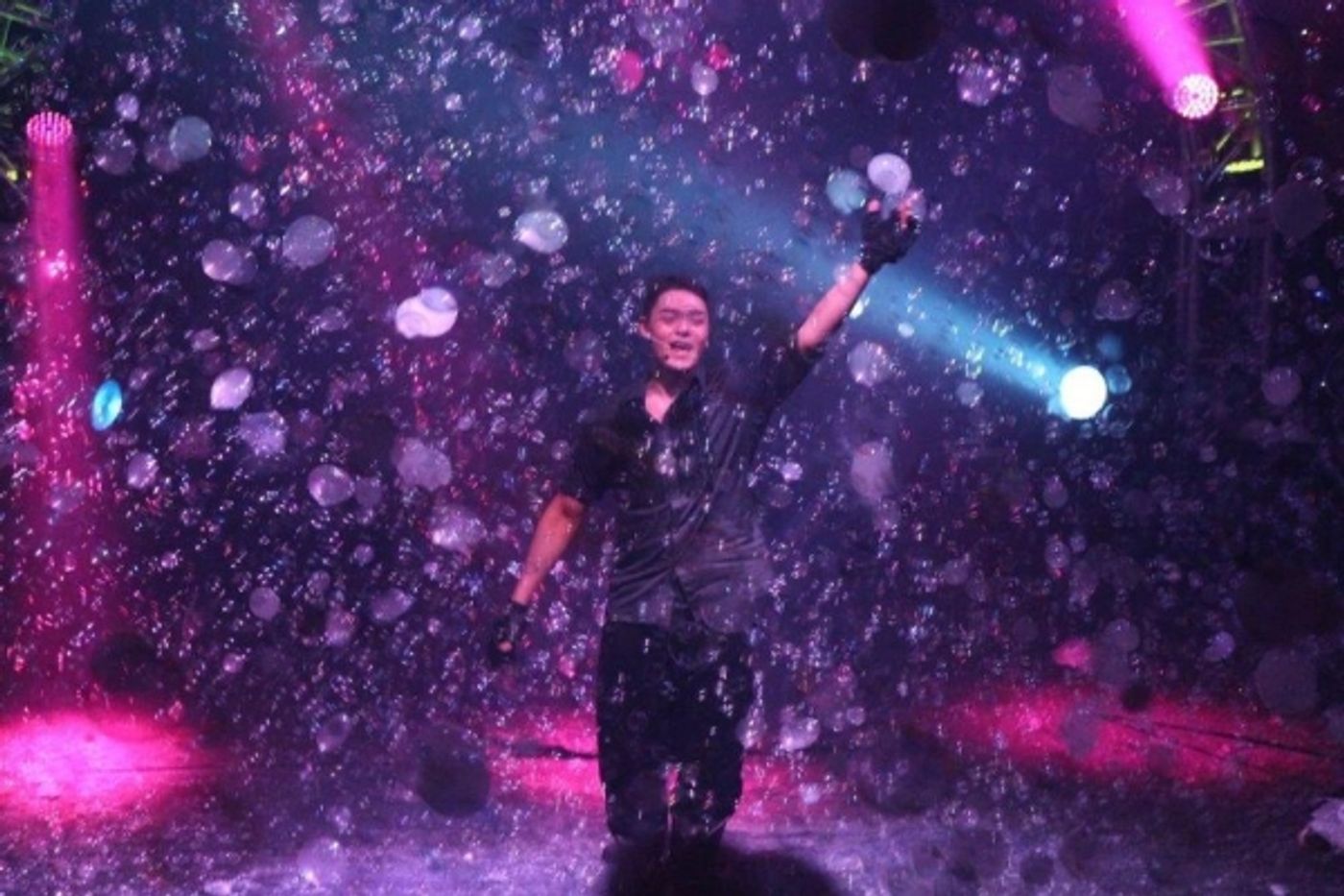 Photo Flash: GAZILLION BUBBLE SHOW Celebrates 7 Years in NYC  Image