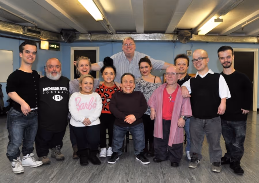 Photo Coverage: Warwick Davis in Rehearsal for SEE HOW THEY RUN! Image