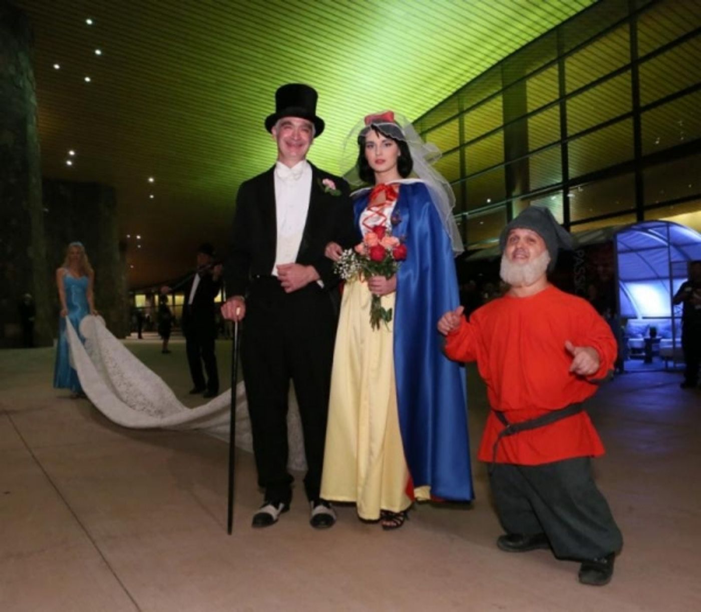 Photo Flash: Renowned Artist Kevin Berlin Ties the Knot with Snow White - First Look!  Image