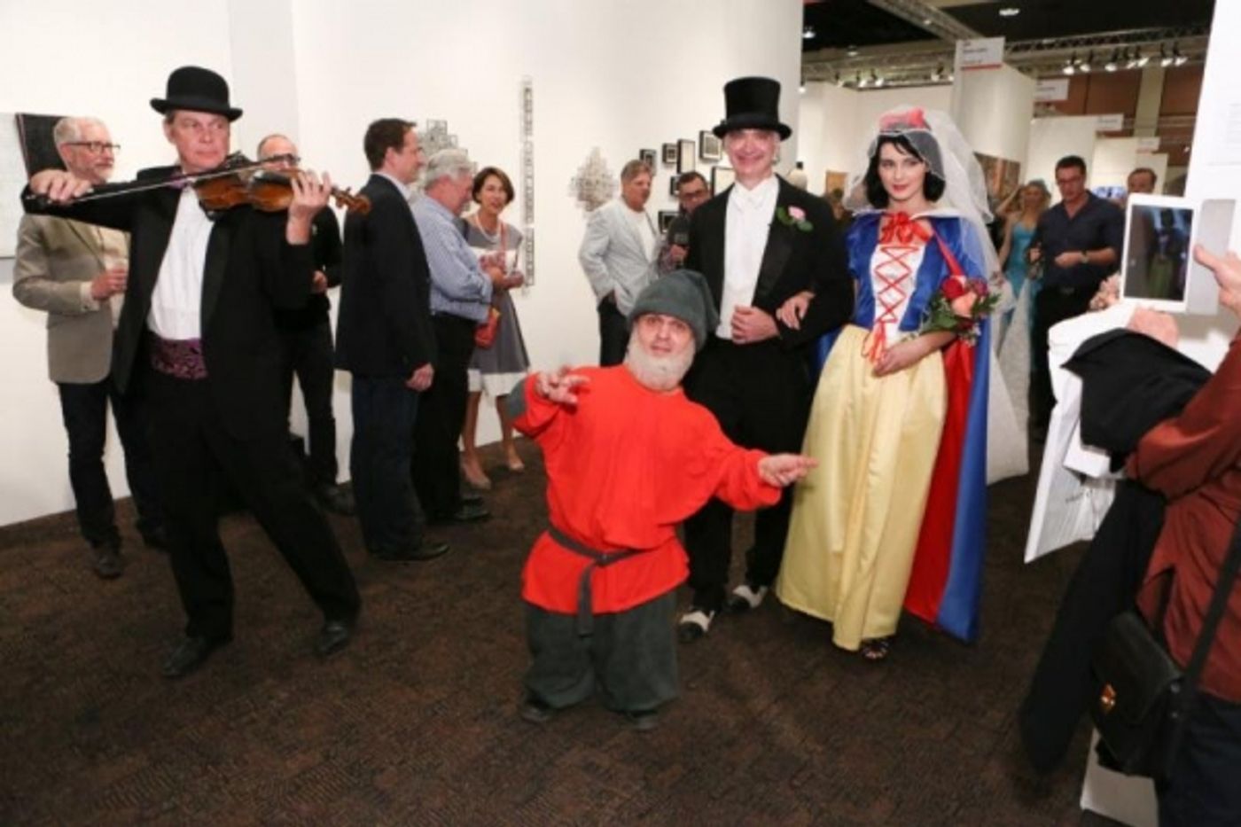 Photo Flash: Renowned Artist Kevin Berlin Ties the Knot with Snow White - First Look!  Image