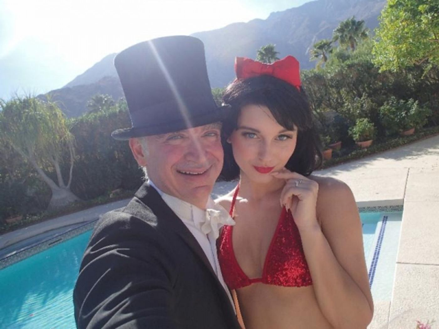 Photo Flash: Renowned Artist Kevin Berlin Ties the Knot with Snow White - First Look!  Image