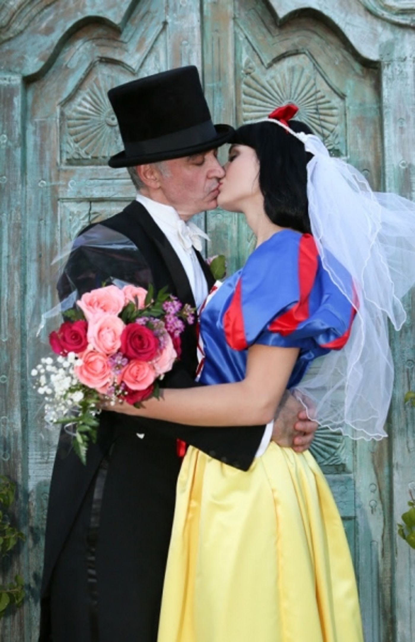 Photo Flash: Renowned Artist Kevin Berlin Ties the Knot with Snow White - First Look!  Image