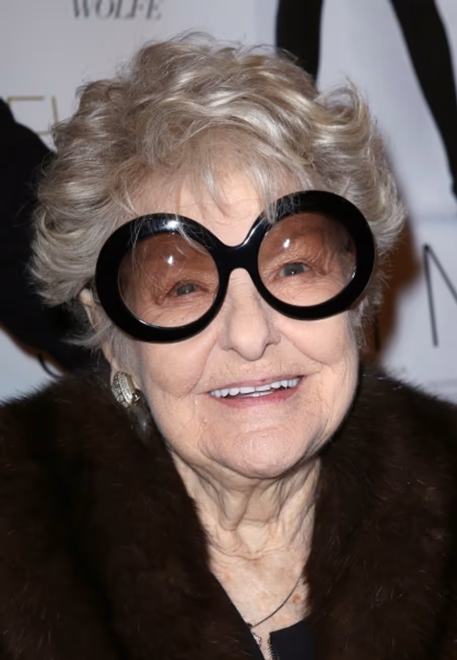 Photo Coverage: On the SHOOT ME Red Carpet with Elaine Stritch and Friends! Image