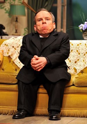 Warwick Davis @ BroadwayWorld Warwick Davis Photo