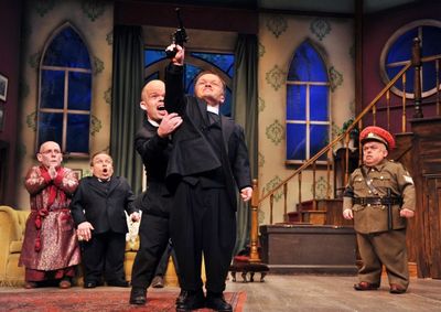 Warwick Davis and Cast Photo