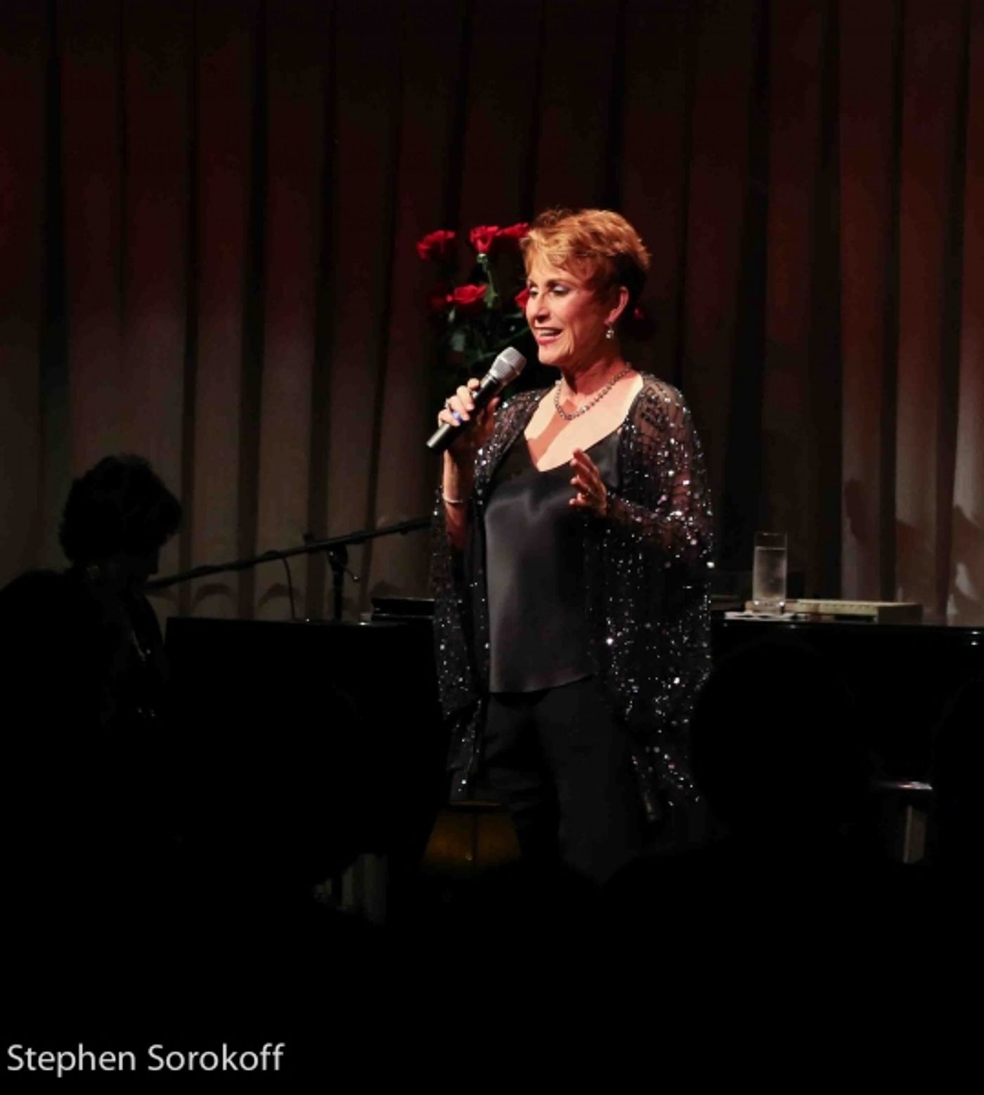 Photo Coverage: Amanda McBroom Plays the Colony Hotel in Palm Beach  Image