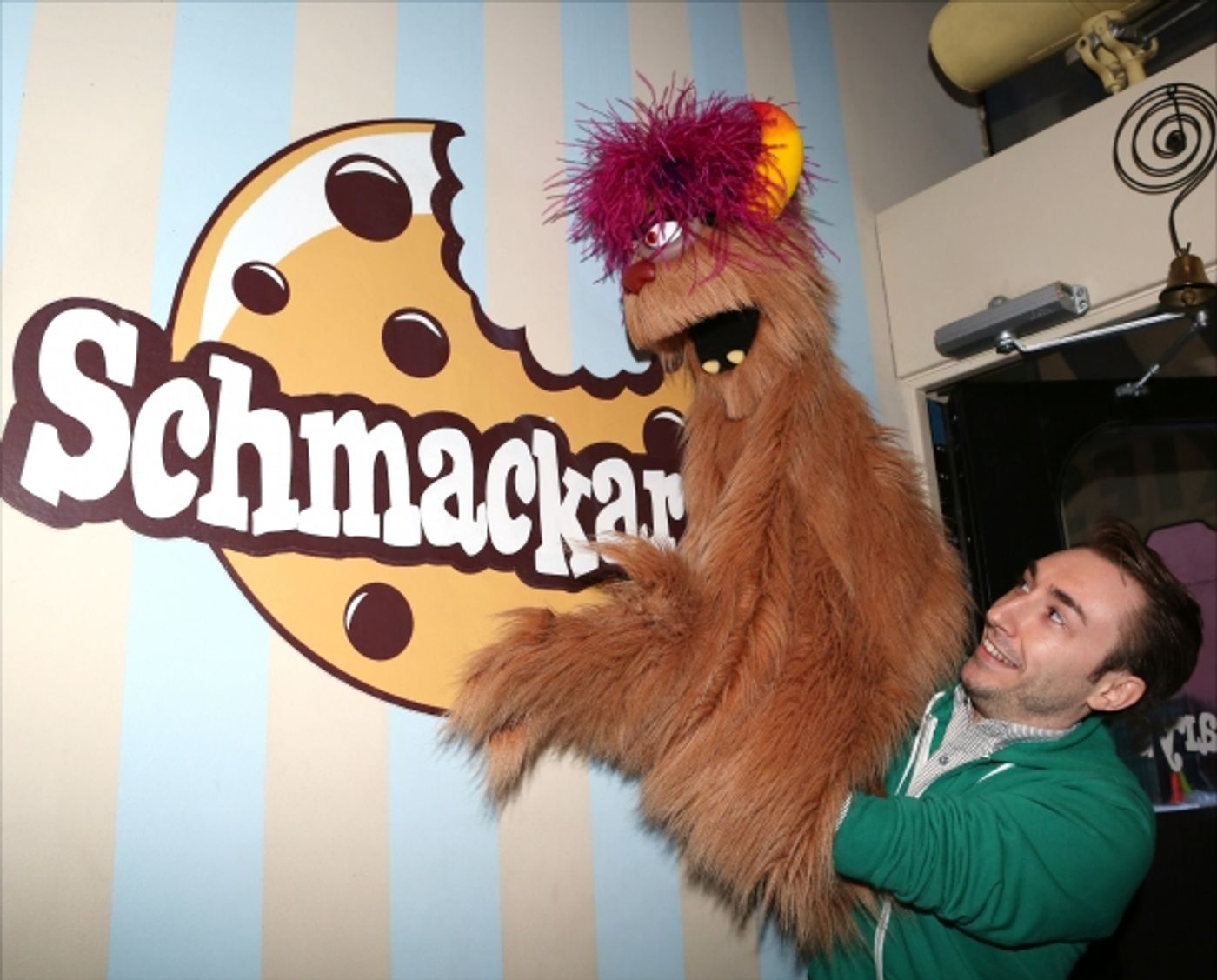 Photo Coverage: AVENUE Q's Trekkie Monster Serve Sweet Treats at Schmackary's  Image