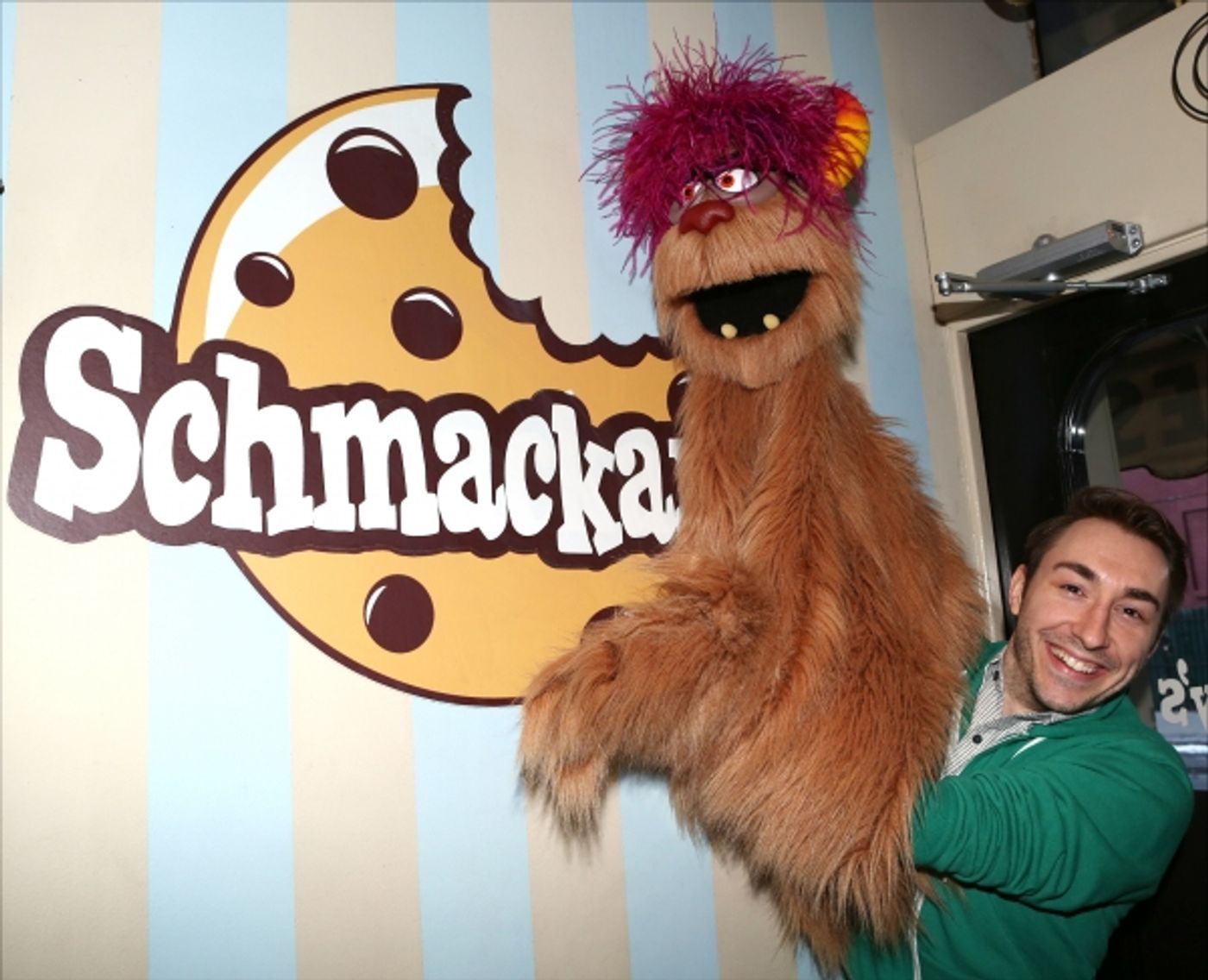Photo Coverage: AVENUE Q's Trekkie Monster Serve Sweet Treats at Schmackary's  Image