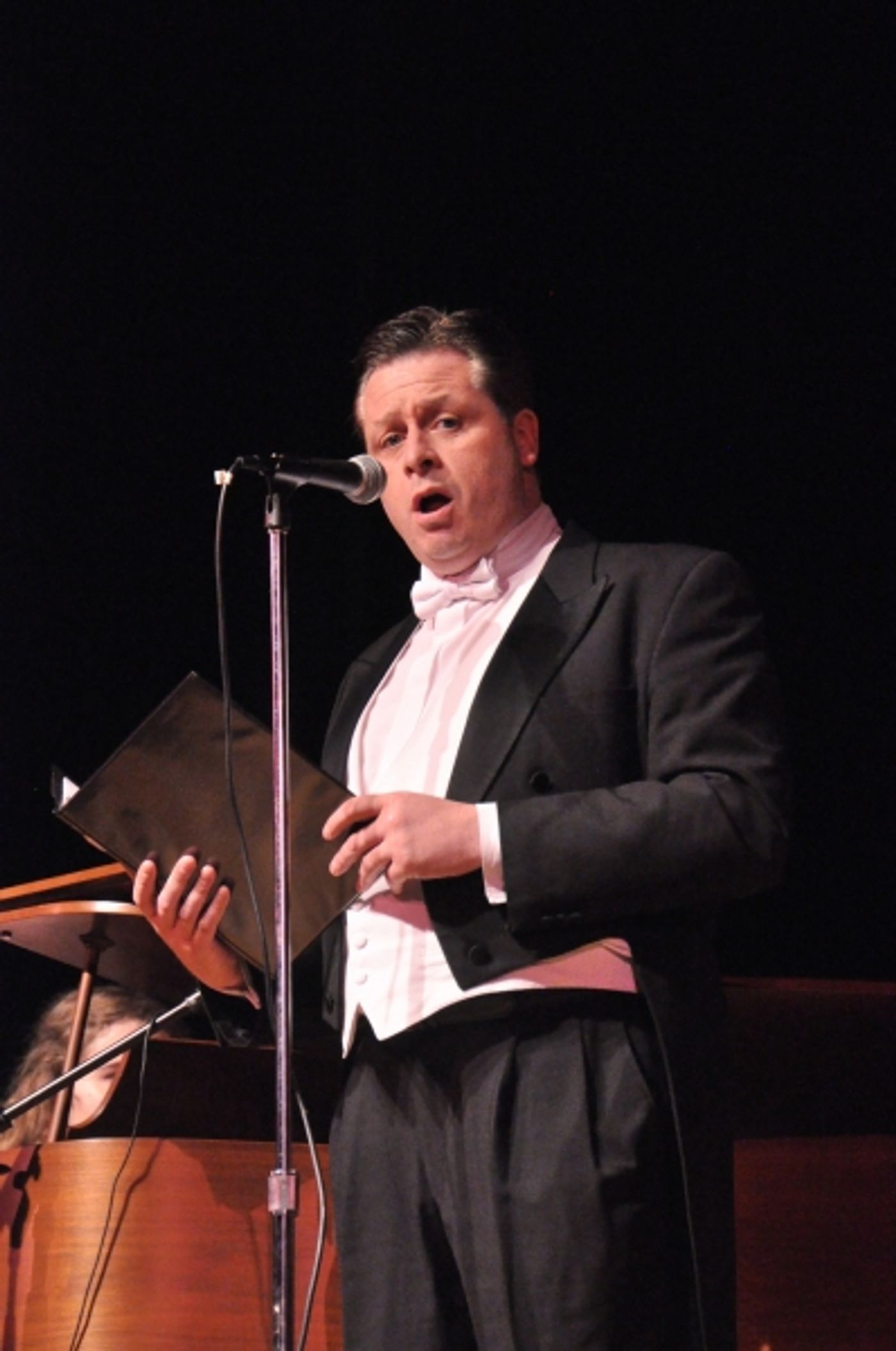 Photo Coverage: Anthony Kearns Gives Benefit Concert for Oasis  Image