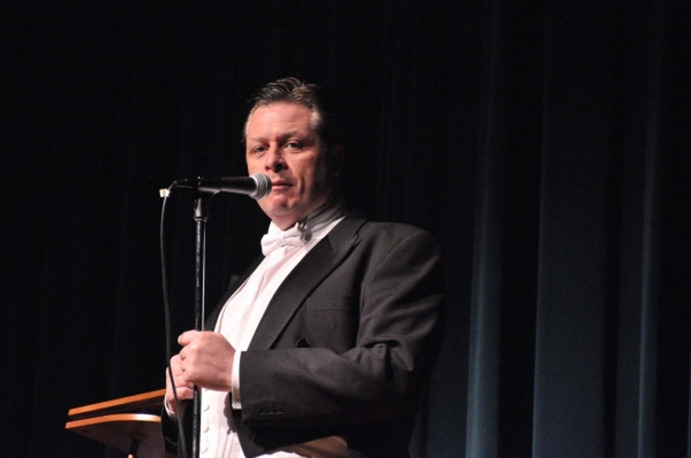 Photo Coverage: Anthony Kearns Gives Benefit Concert for Oasis  Image