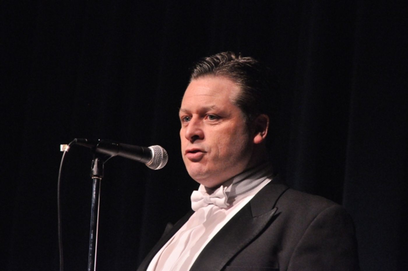 Photo Coverage: Anthony Kearns Gives Benefit Concert for Oasis  Image