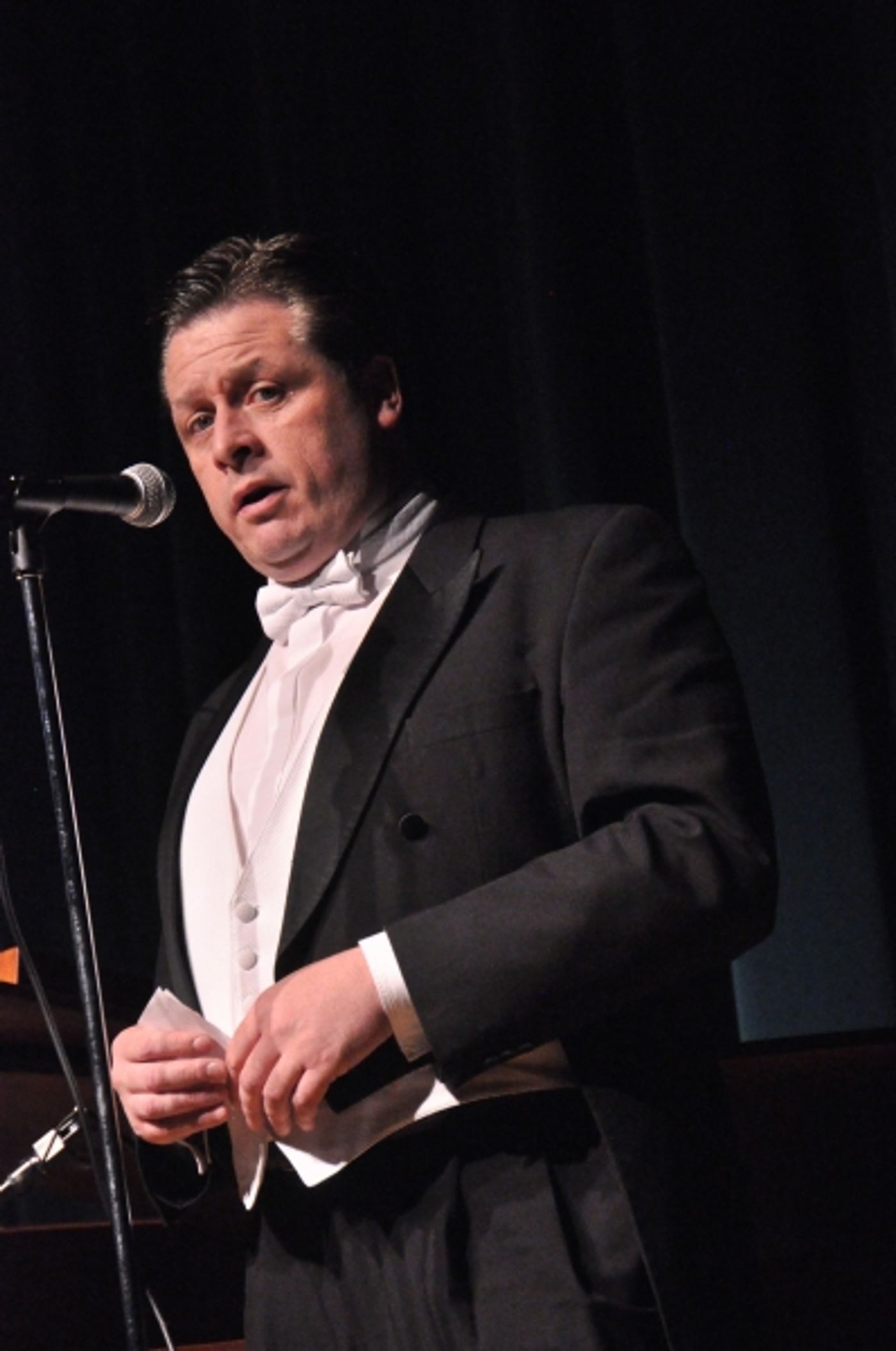 Photo Coverage: Anthony Kearns Gives Benefit Concert for Oasis  Image