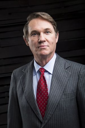 Richard Thomas as U.S. President Jimmy Carter Photo