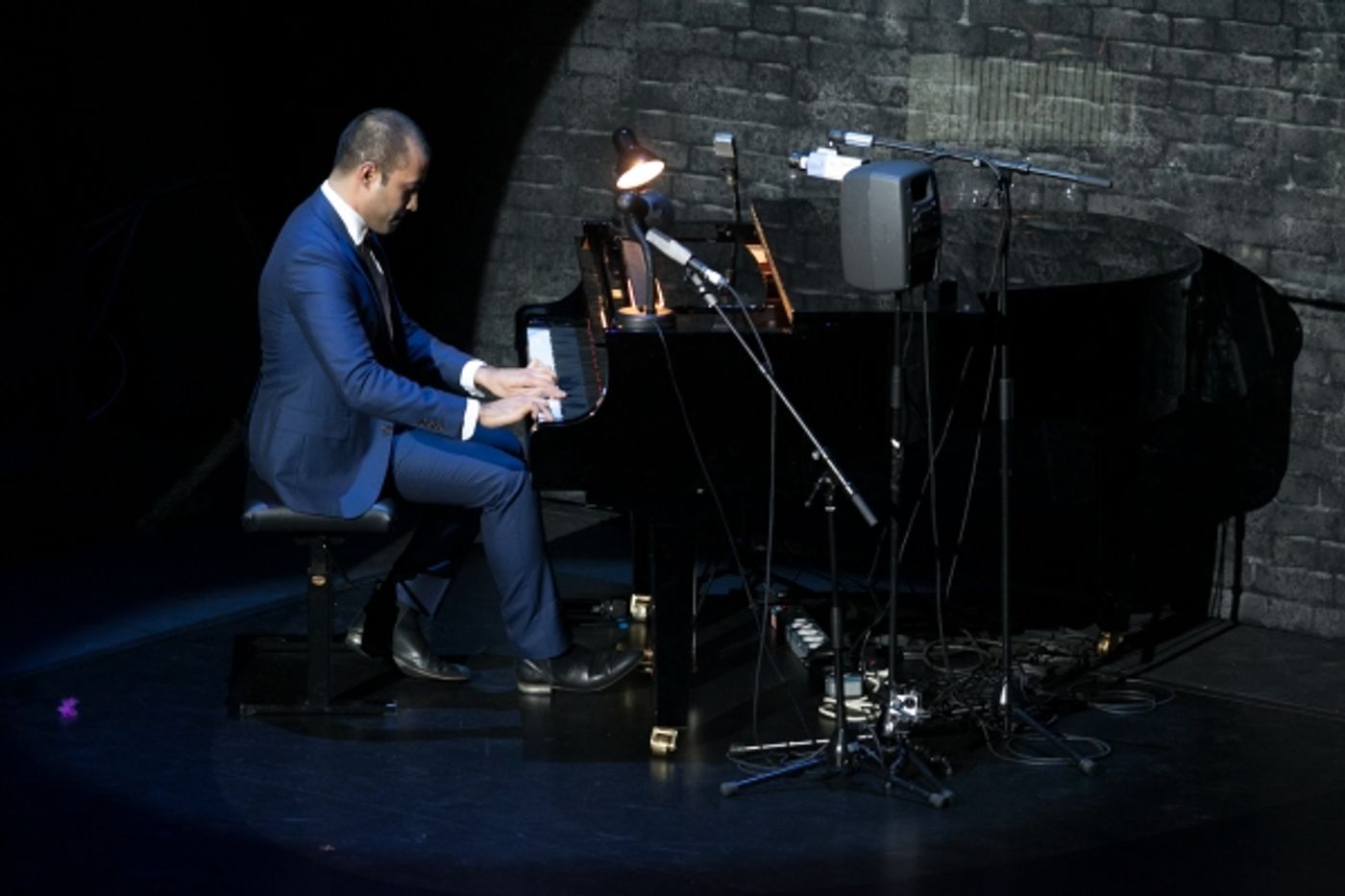 Photo Flash: AVENUE Q Cast, Blake, Gok Wan and More in YOU'LL NEVER WALK ALONE - THE WEST END UNITES FOR THE PHILIPPINES  Image