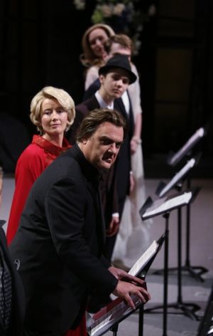 Emma Thompson and Bryn Terfel  and cast Photo