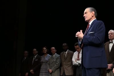 Bryan Cranston and cast  Photo
