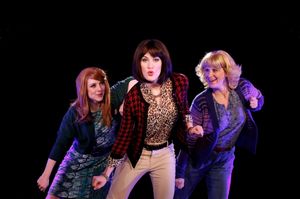 Kaitlyn Frotton, Chloe Williamson and Ashley Ward Photo