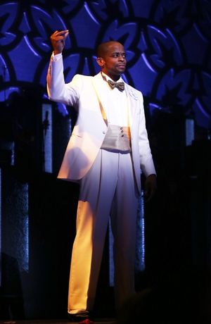 Dule Hill introduces Brian Stokes Mitchell Photo