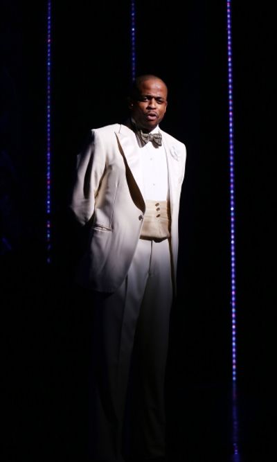 Dule Hill introduces Brian Stokes Mitchell Photo