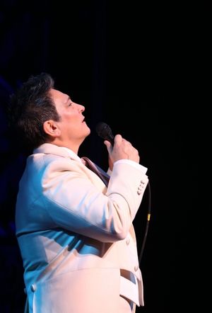 k.d. lang performs "Hallelujah" Photo