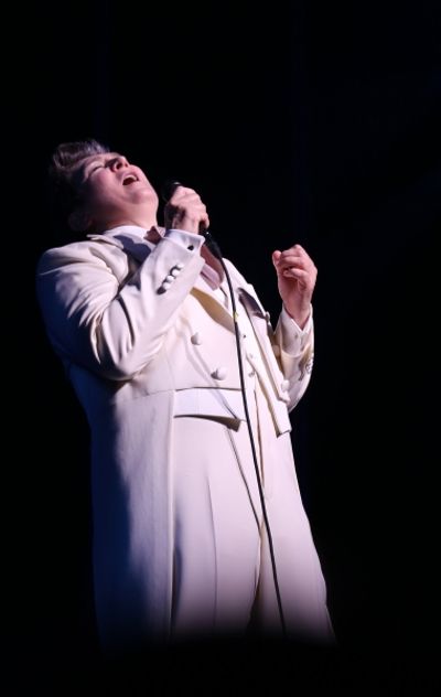 k.d. lang performs "Hallelujah" Photo