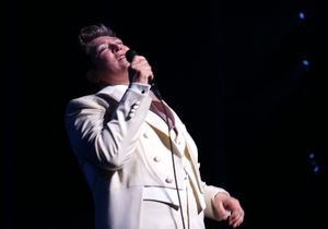 k.d. lang performs "Hallelujah" Photo