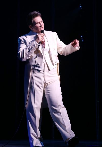 k.d. lang performs "Hallelujah" Photo